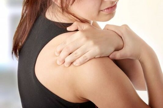 dor nas costas con osteocondrose cervical
